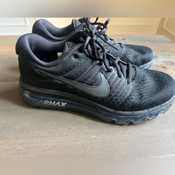 Nike Air Max 2017 Triple Black Sneakers - Picture 1 of 10